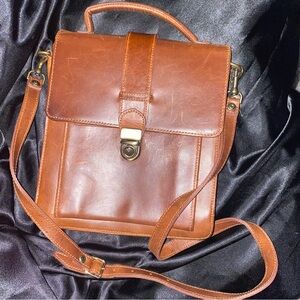 Wilsons Leather Tan Crossbody Bag (briefcase)